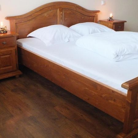 Camere De Inchiriat Onelia Alba Iulia Ruang foto